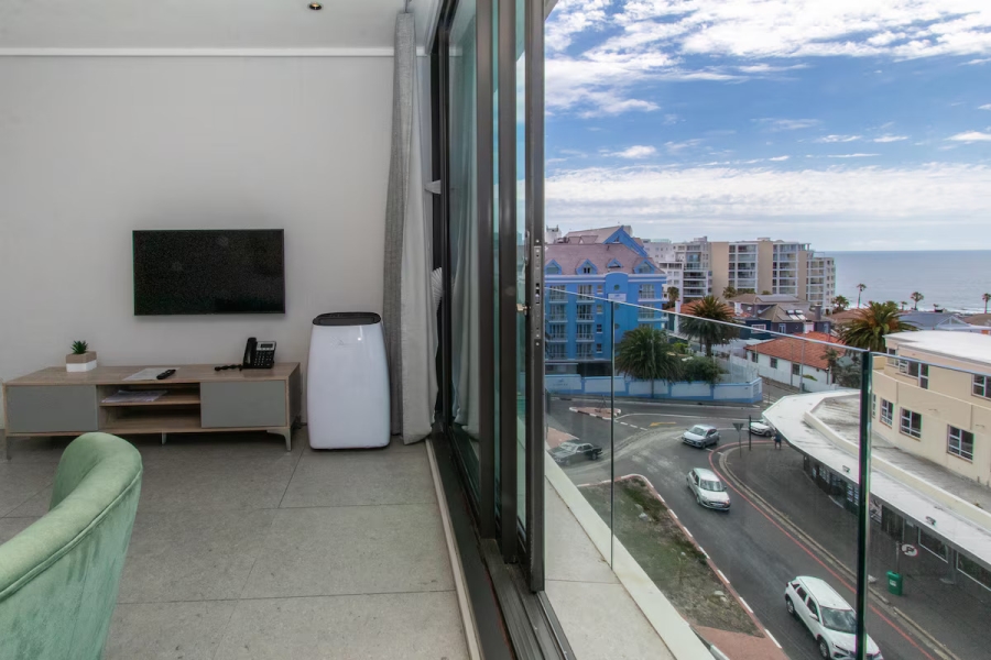 1 Bedroom Property for Sale in Sea Point Western Cape